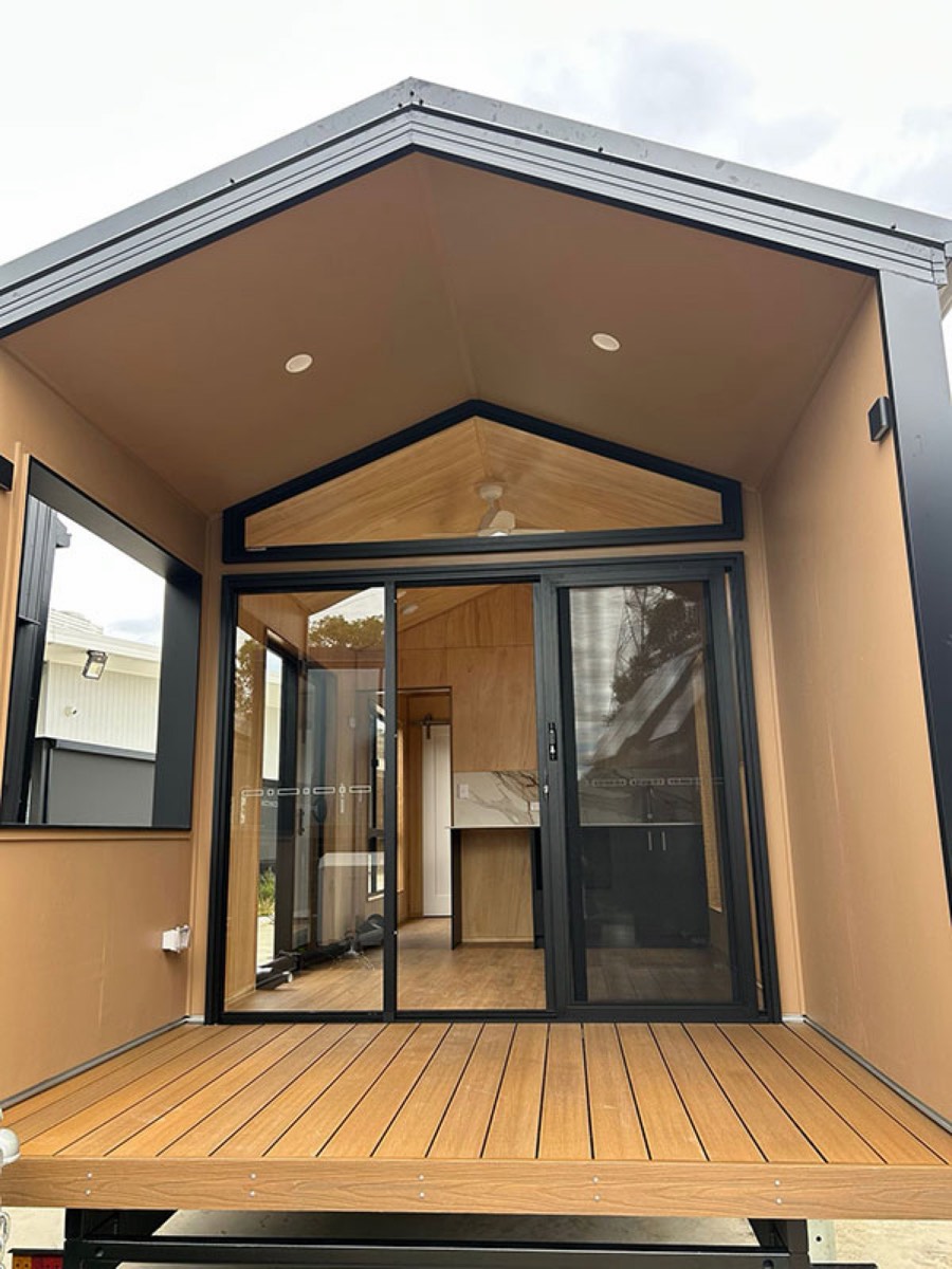 Retreat 9500 (completed stock home) by Alphaline