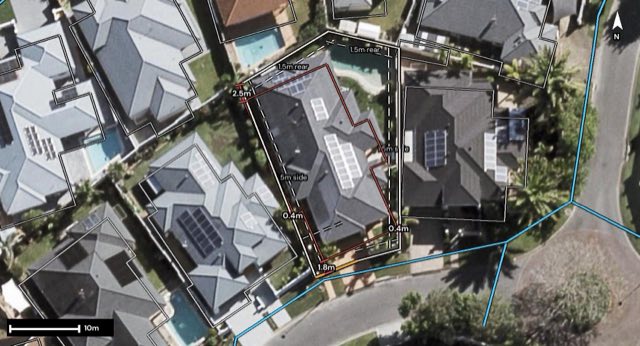 Aerial of 19 Martingale Circuit, Clear Island Waters QLD 4226 with the block outlined