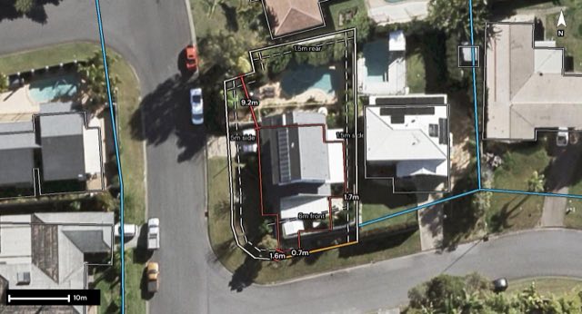 Aerial of 2 Greaves Court, Carrara QLD 4211 with the block outlined