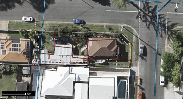 Aerial of 26 Middle Street, Labrador QLD 4215 with the block outlined