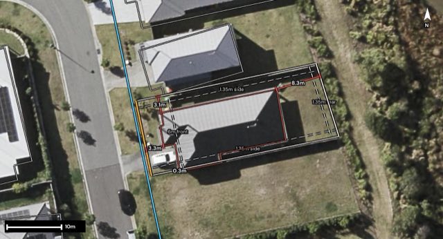 Aerial of 7 Greenview Circuit, Arundel QLD 4214 with the block outlined