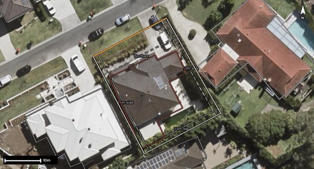 Aerial of 7 Sandringham Place, Fig Tree Pocket QLD 4069 with the block outlined