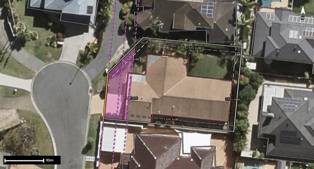 Aerial of 7 Trafalgar Place, Carindale QLD 4152 with the block outlined