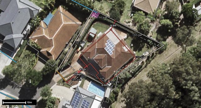 Aerial of 8 Thunder Drive, Currumbin Waters QLD 4223 with the block outlined